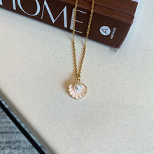 Load image into Gallery viewer, Seashell Necklace