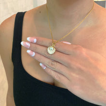 Load image into Gallery viewer, Seashell Necklace