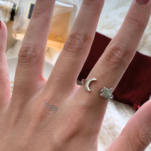 Load image into Gallery viewer, Moon & Star Fidget Ring