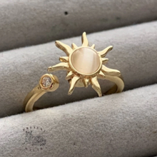 Load image into Gallery viewer, Golden Sun Fidget Ring
