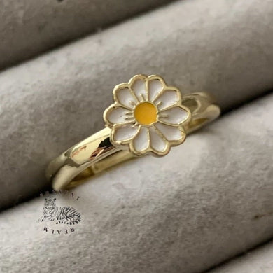 Adjustable gold fidget ring for women with daisy design for anxiety relief and stress management